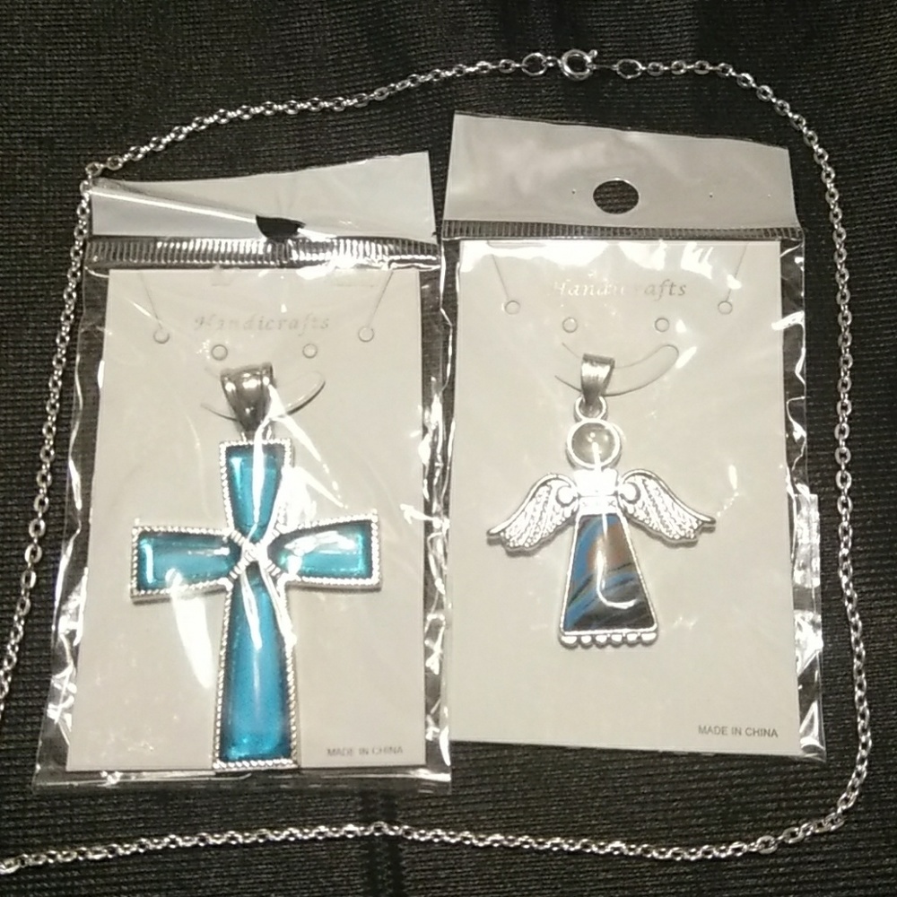 Set of cross angel and 1 chain